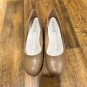 Journee Collection Women's Brown Flats